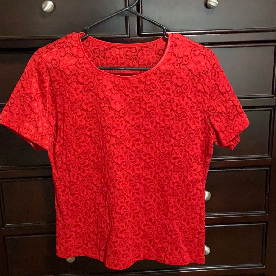Women’s Pullover Top. Euc